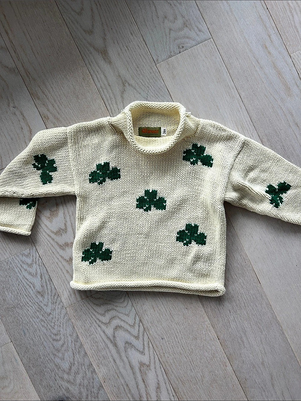 Irish Shamrock Sweater Like New